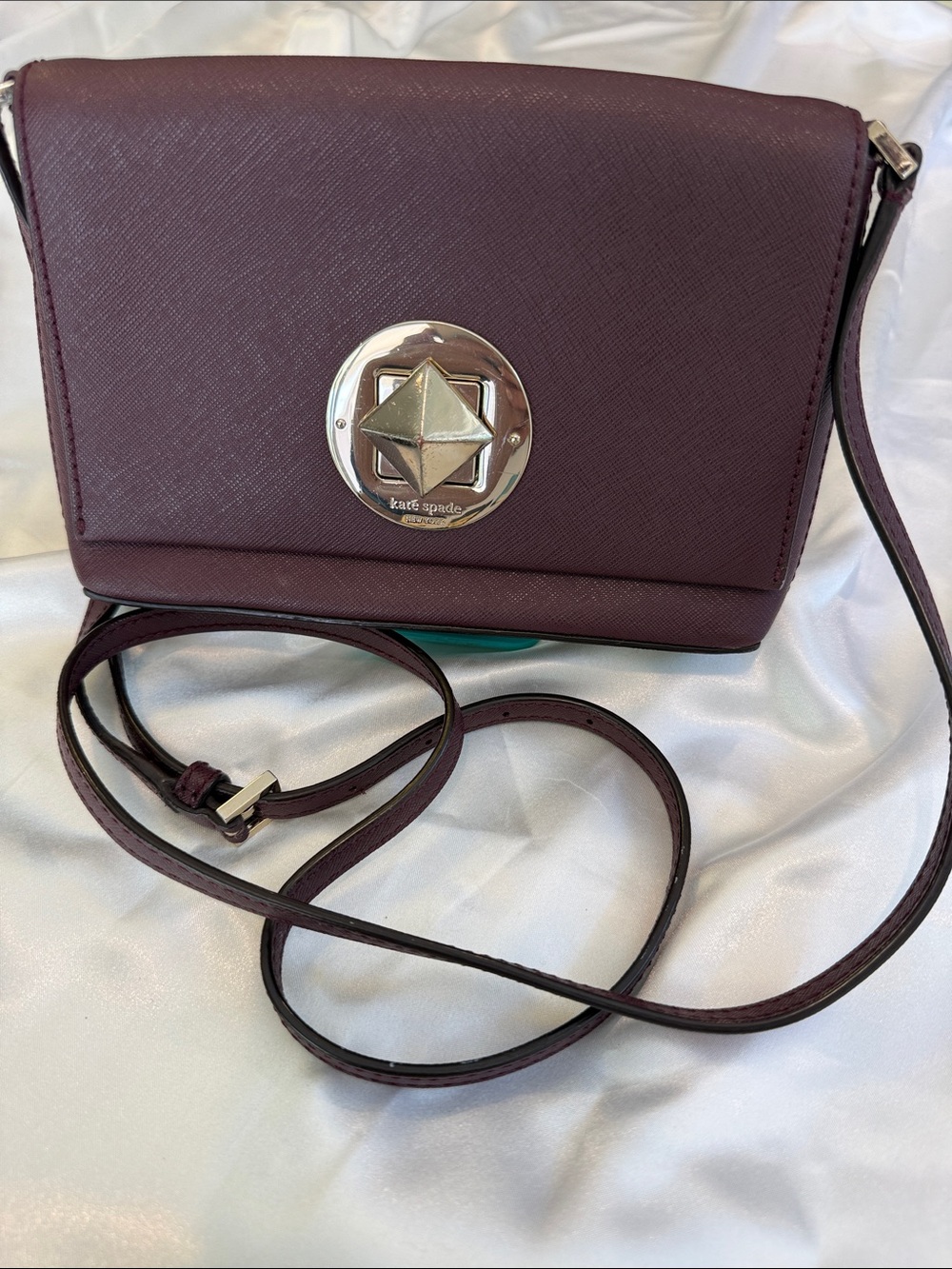 KATE SPADE  Plum Saffiano Crossbody with Silver Geometric Turnlock 8 by 5 by 1